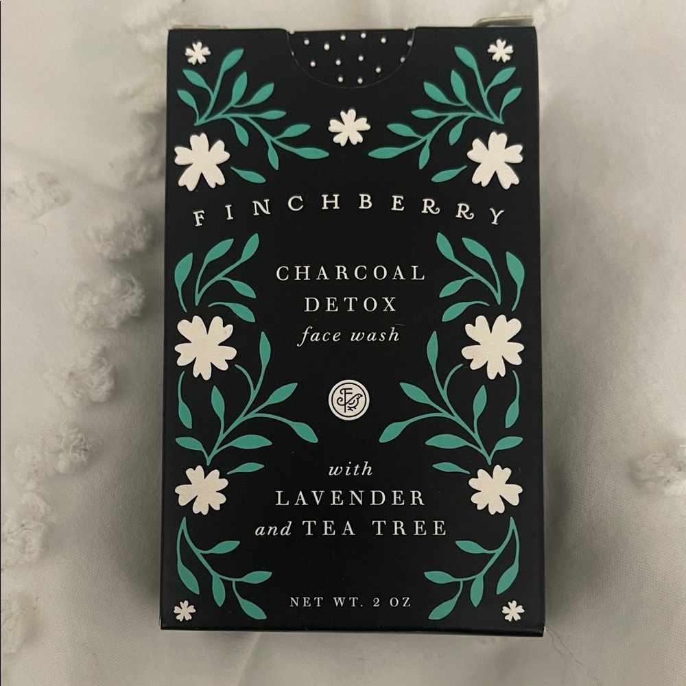 FinchBerry Charcoal Detox Face Wash